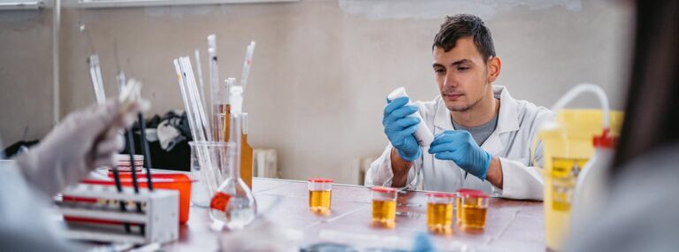 Descifrando los misterios de las proteínas en la orina