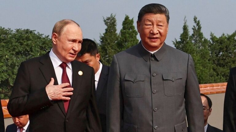 Escucha indiscreta: Putin y Xi descuidan el micrófono ante los periodistas